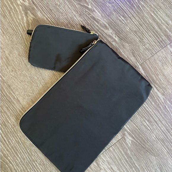 Victoria's Secret Black and Gold Clutch Set - Picture 4 of 4